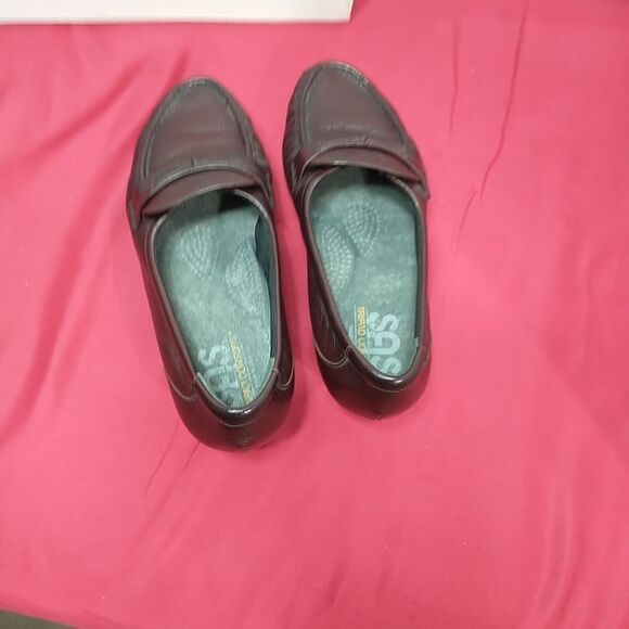 SAS Woman's SZ 7.5 WW Burgundy Leather Loafer Moccasin Tripad Comfort . - Picture 9 of 9